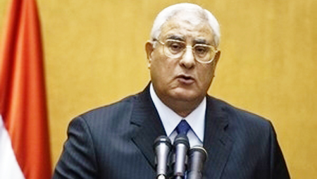 Presidente de Egipto se compromete a realizar la transición