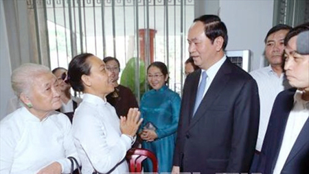 Presidente de Vietnam congratula a comunidades católicas y protestantes por Navidad