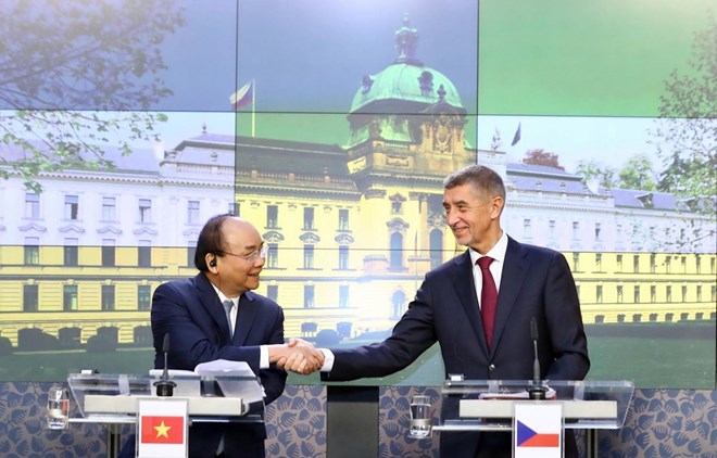 Destacan resultado de gira del premier de Vietnam por Rumania y República Checa