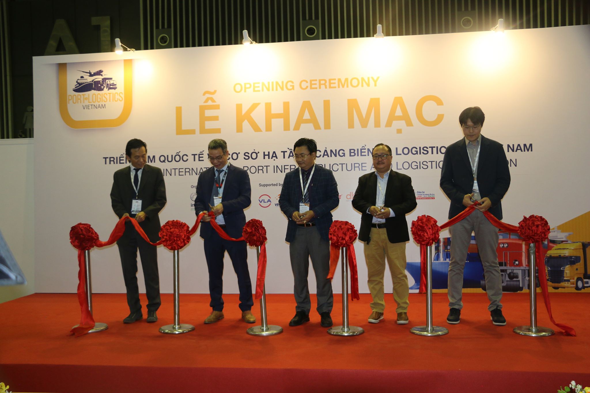 Inauguran primera exposición internacional sobre puertos y servicios logísticos en Vietnam
