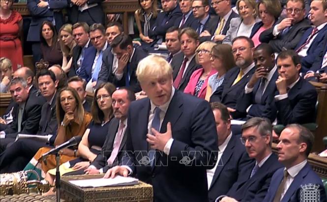 Reino Unido insta a Unión Europea a renegociar Brexit en medio de cambios políticos