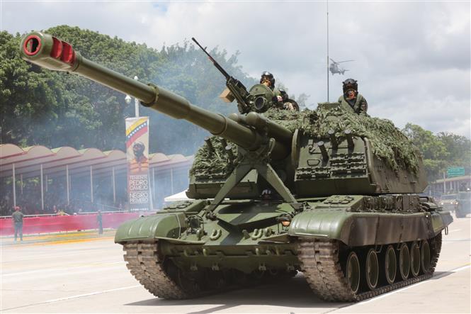 Venezuela inicia maniobra militar en frontera con Colombia