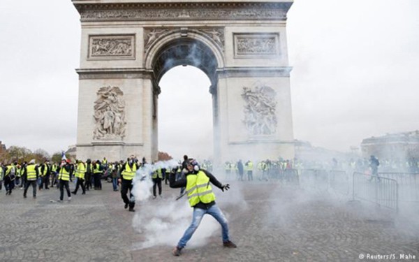 Autoridades francesas enfrentan más protestas de los chalecos amarillos
