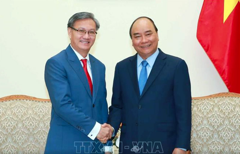 Premier vietnamita recibe al embajador saliente de Laos