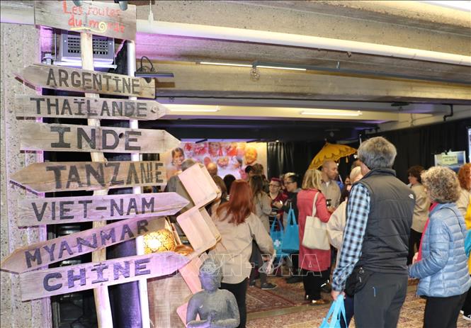 Destinos turísticos de Vietnam resaltan en una feria de turismo en Canadá
