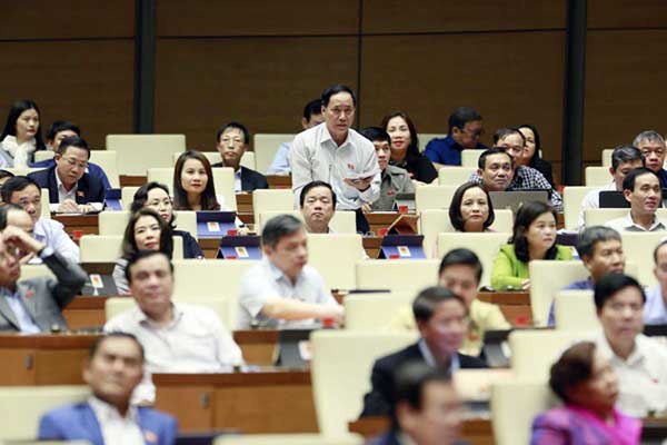 Legisladores vietnamitas analizan eficiencia del control de incendios