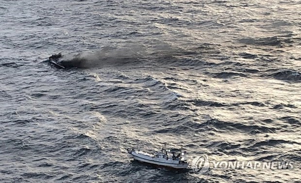 Continúa la búsqueda de víctimas vietnamitas del incendio de barco en Corea del Sur