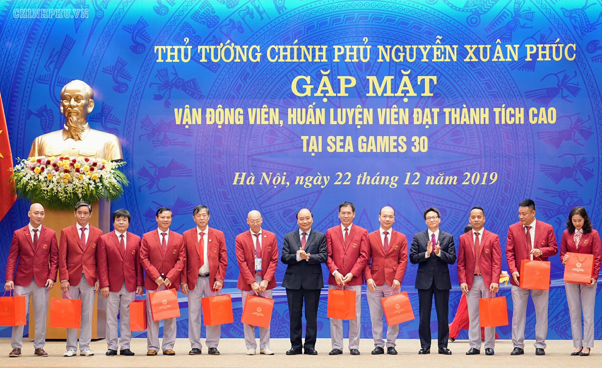 Jefe del Gobierno vietnamita realza logros de deportistas nacionales en Juegos del Sudeste Asiático 2019