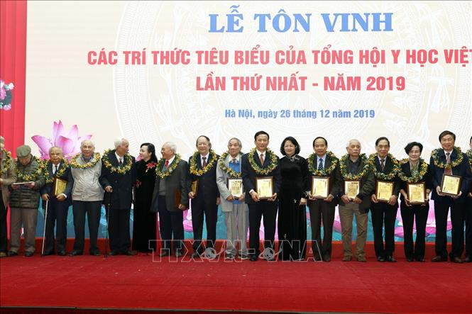 Federación de Medicina de Vietnam honra a sus intelectuales sobresalientes