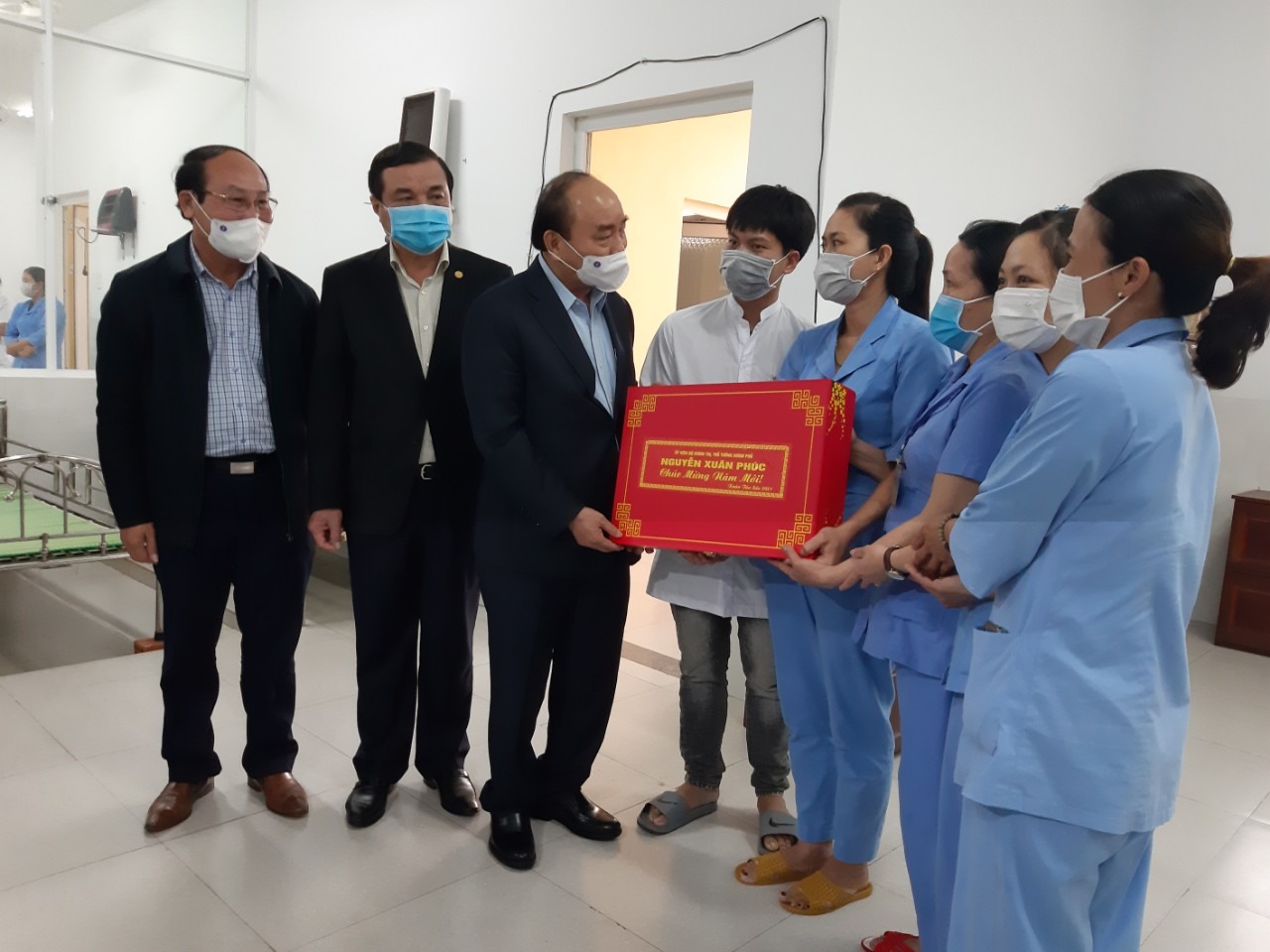 Líderes de Vietnam visitan localidades a las puertas del Año Nuevo Lunar 2021