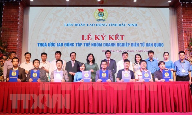 Firman convenio colectivo de trabajo entre empresas surcoreanas y trabajadores vietnamitas