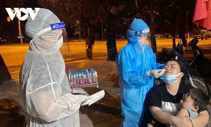 Vietnam registra más contagios mientras el equipo de médicos del Hospital Cho Ray cumple su misión en Bac Giang