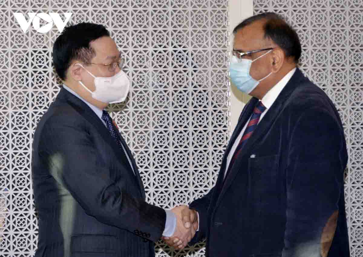 Vietnam incentiva a las empresas petroleras indias a invertir en aguas nacionales