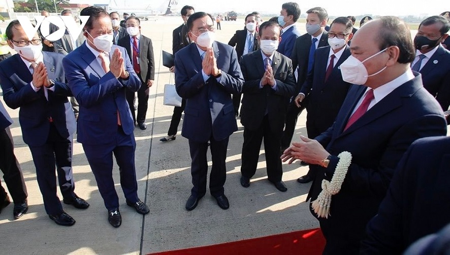 El jefe de Estado llega a Phnom Penh para iniciar su visita de trabajo en Camboya