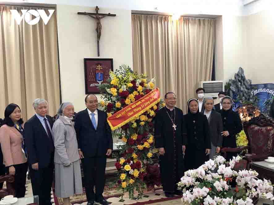El jefe de Estado visita a compatriotas católicos con motivo de la Navidad 2021