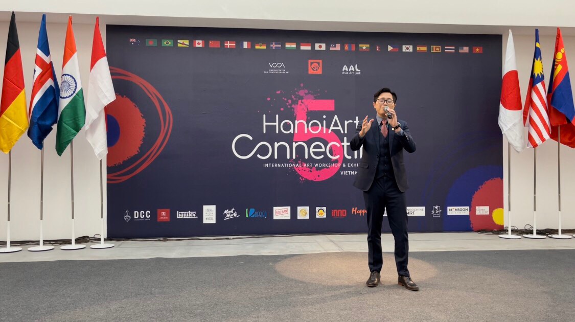 Cientos de artistas extranjeros participan en la V Exposición Internacional Hanoi Art Connecting