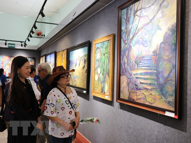 Bildende Kunstausstellung der Gebiete in Südostvietnam: Vorstellung typischer Kultur