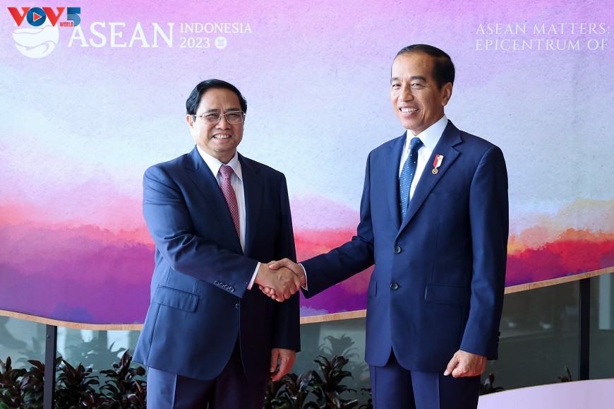 El primer ministro de Vietnam se reúne con el presidente de Indonesia y el primer ministro de Camboya