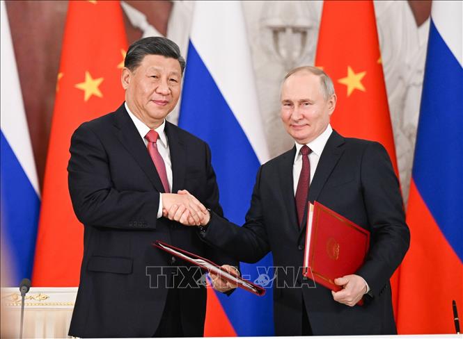 Rusia y China debaten el fortalecimiento de la cooperación multisectorial