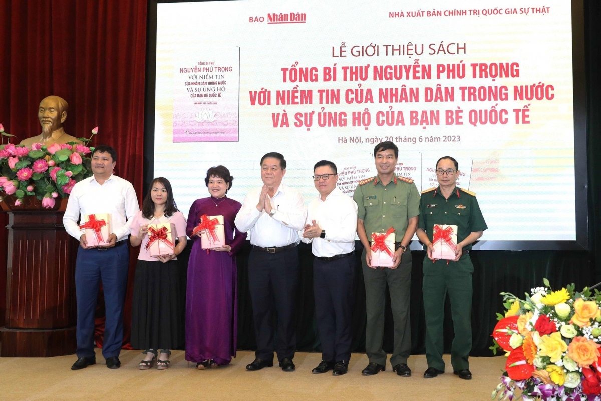 Lanzamiento del libro sobre el Secretario General del Partido Comunista de Vietnam, Nguyen Phu Trong