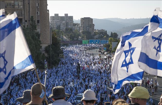 Manifestantes israelis marchan contra la reforma judicial en Jerusalem