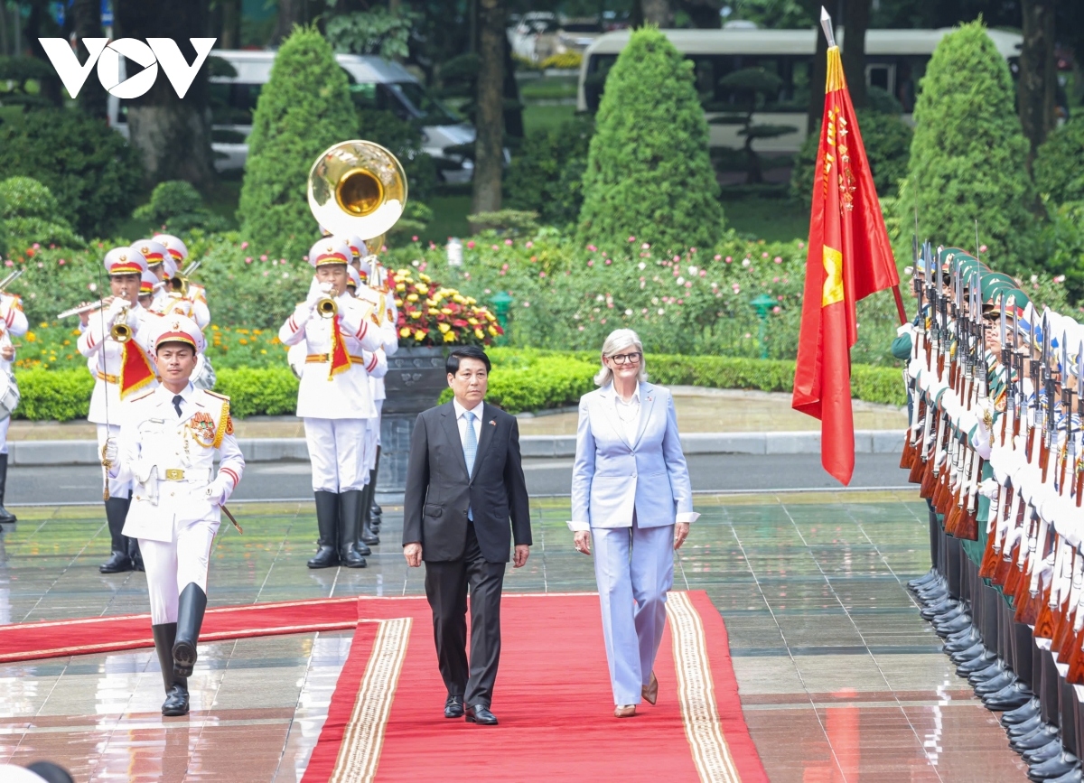 Ceremonia de bienvenida a la Gobernadora General de Australia en visita de Estado a Vietnam