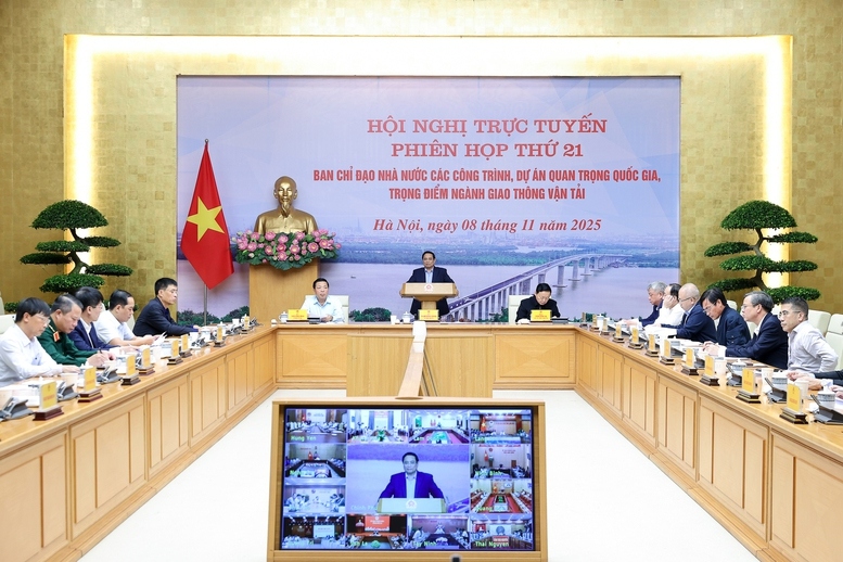 Gobierno vietnamita revisa el avance de los grandes proyectos de transporte
