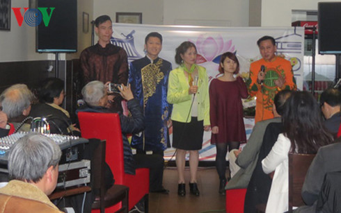 ra mat hoi huong sac viet nam chau au hinh 1