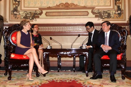 Ciudad Ho Chi Minh y la provincia canadiense de Ontario fortalecen colaboración educativa