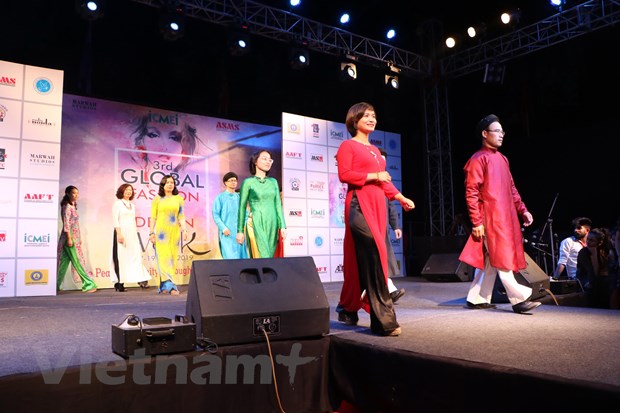 Promueven la imagen del Ao Dai vietnamita en India