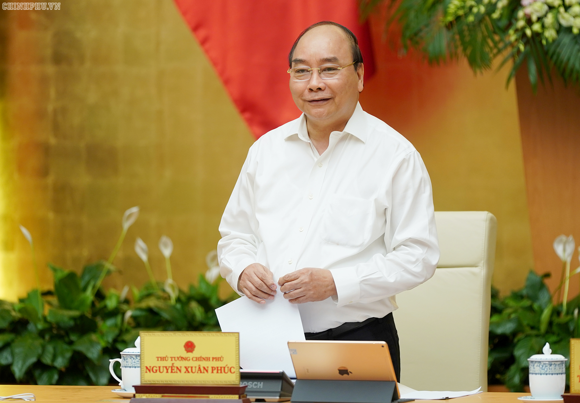 Premier de Vietnam dirige reunión ordinaria del gobierno para julio
