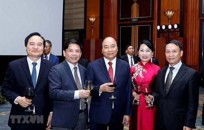 Primer ministro de Vietnam preside banquete por el Día Nacional