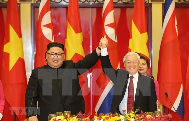 Altos dirigentes vietnamitas envían felicitaciones a Corea del Norte en ocasión del Día Nacional