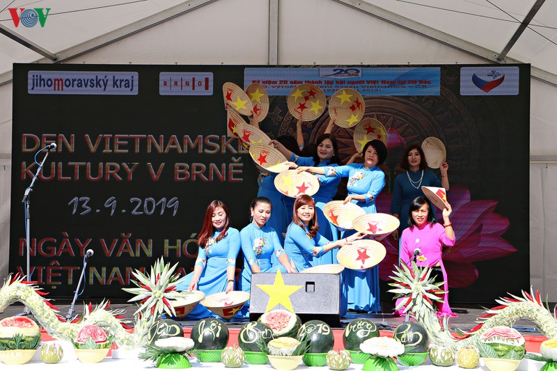 Celebran en República Checa segundo Día Cultural de Vietnam