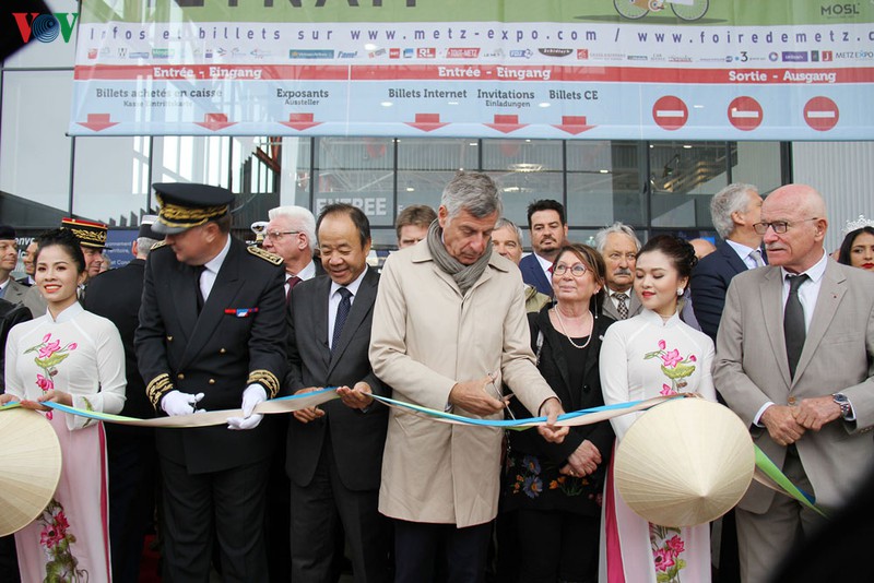 Presente Vietnam en feria internacional en Francia