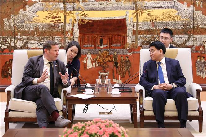 Hanói y Ciudad Ho Chi Minh intensifican la cooperación con Reino Unido