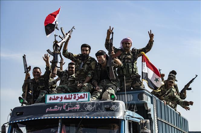 Siria envía tropas al norte para detener a fuerzas turcas