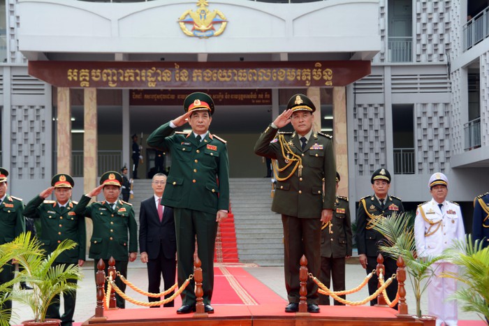 Vietnam y Camboya consolidan cooperación en defensa