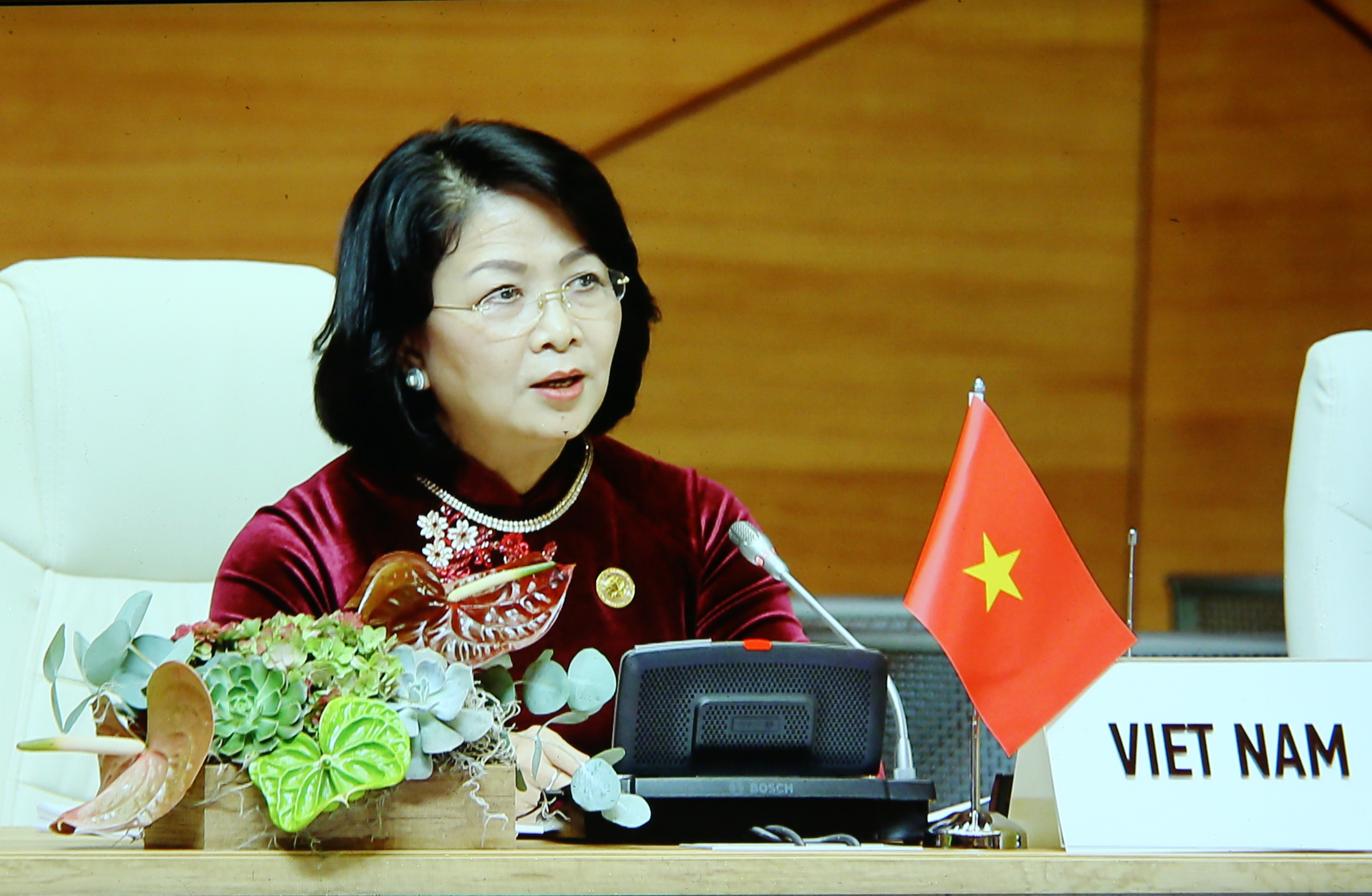 Vicepresidenta de Vietnam urge a mejorar la frontera compartida con Camboya