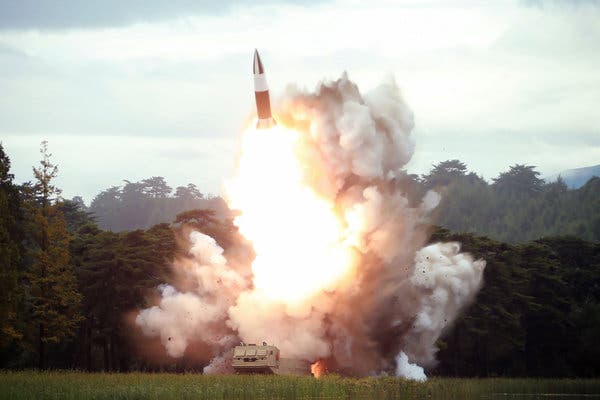 Corea del Norte confirma prueba del lanzador de misiles múltiple
