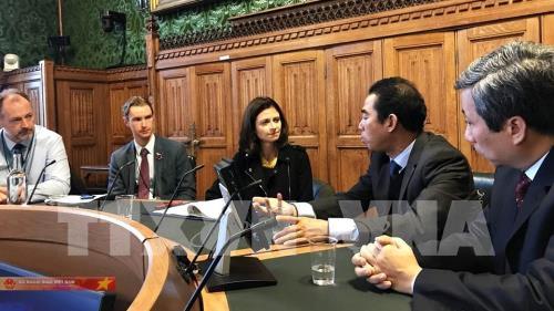 Vietnam sigue trabajando con Reino Unido en caso de 39 nacionales muertos en ese país