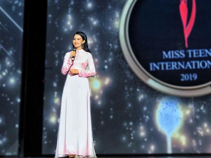 Candidata vietnamita triunfa en concurso de belleza internacional