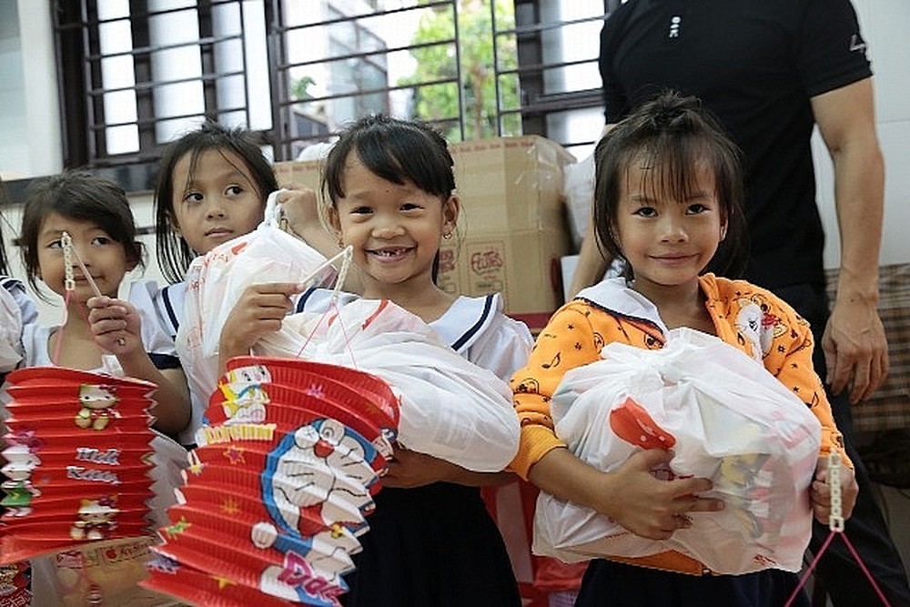 Brindarán un Tet cálido para niños necesitados en Vietnam