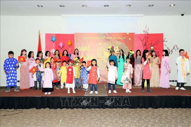 Vietnamitas en ultramar celebran el Año Nuevo Lunar