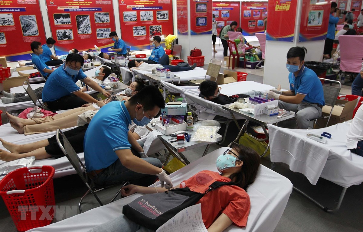 Jóvenes de Ciudad Ho Chi Minh participan en evento de donación de sangre