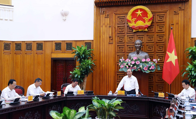 Premier de Vietnam trabaja con autoridades de provincia sureña