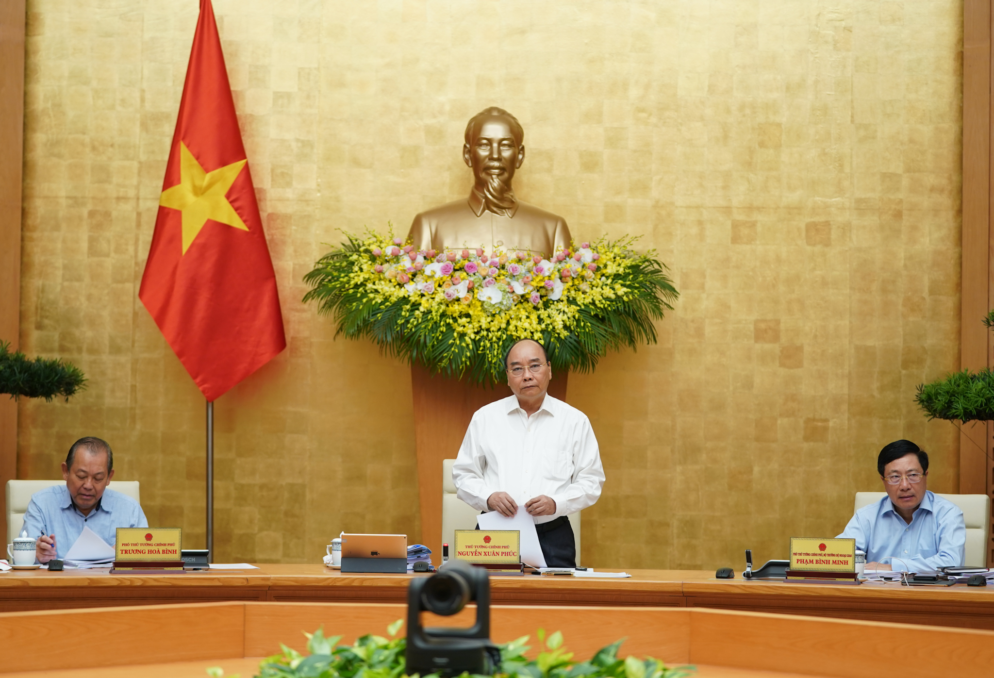 Premier de Vietnam revisa trabajos importantes del gobierno en julio y traza nuevas tareas para agosto
