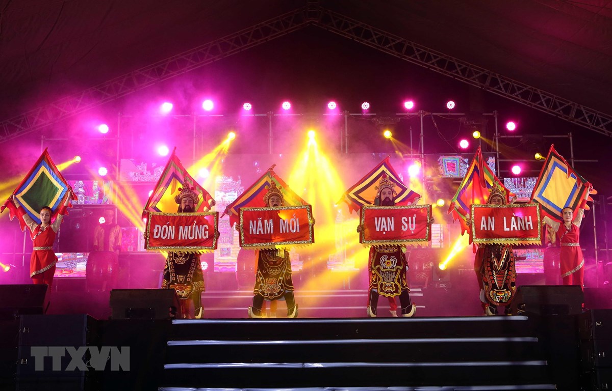 Da Nang ofrece un programa artístico para saludar al 2021