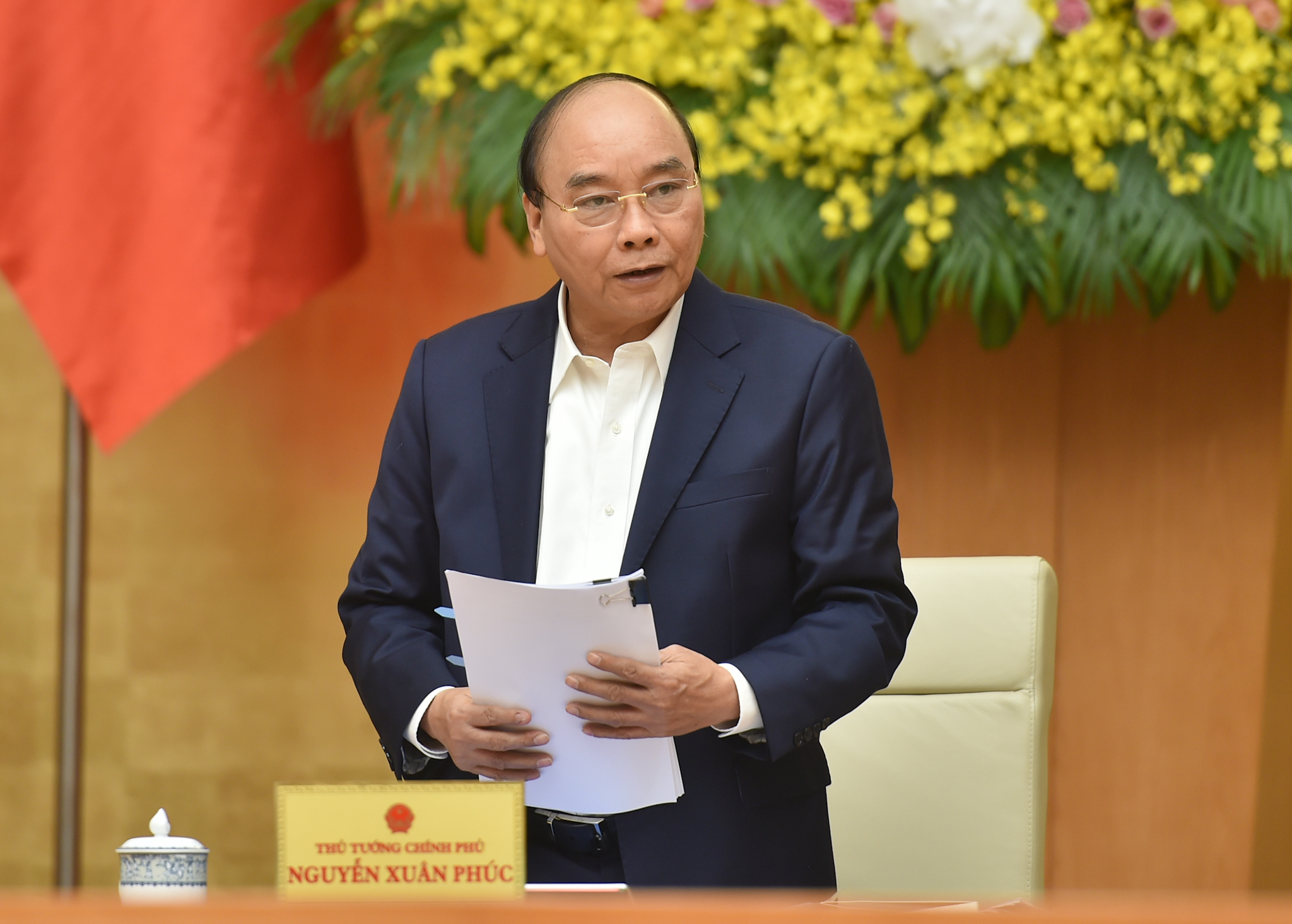 Primer ministro de Vietnam preside reunión ordinaria del Gobierno de diciembre