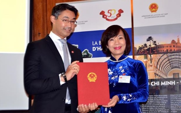 Nombran al primer cónsul honorario de Vietnam en Suiza
